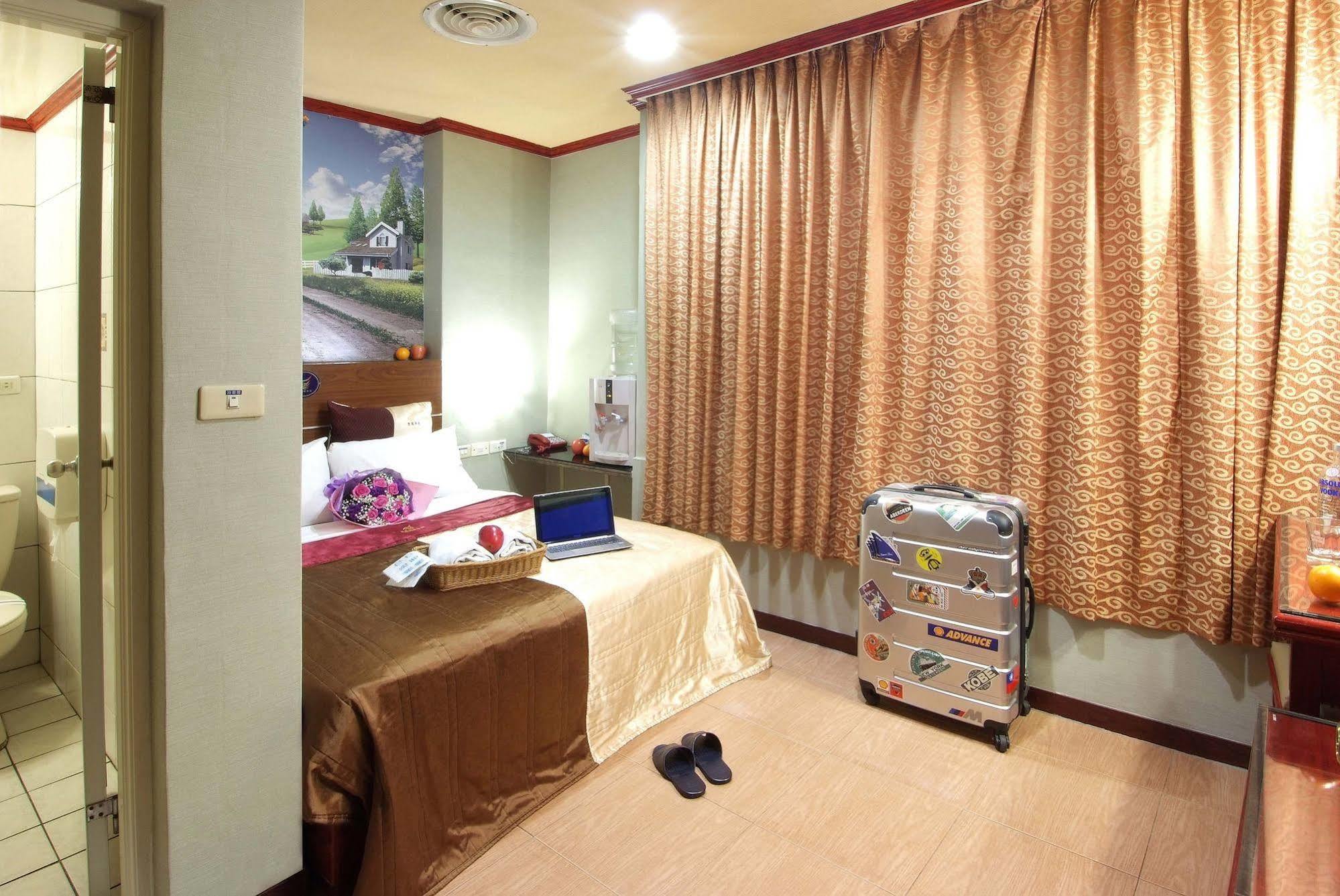 Golden Swallow Hotel Χσιντσού Εξωτερικό φωτογραφία